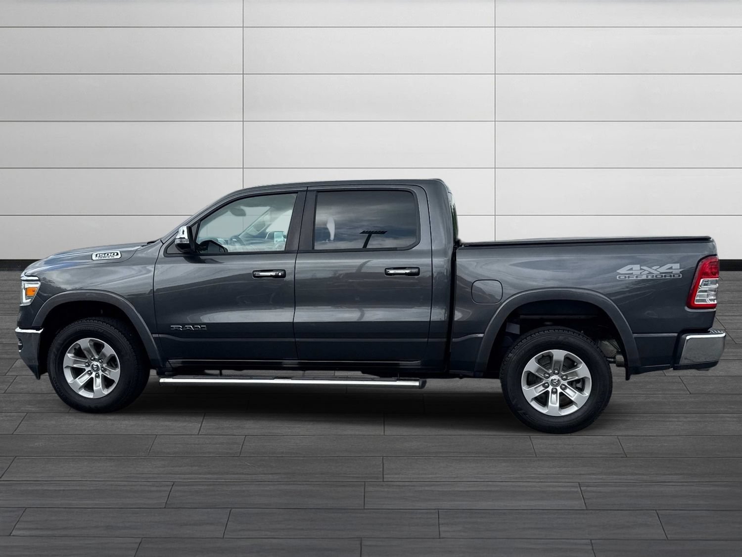 Used 2019 RAM 1500 Laramie w/ Off Road Group AWD/4WD image 9