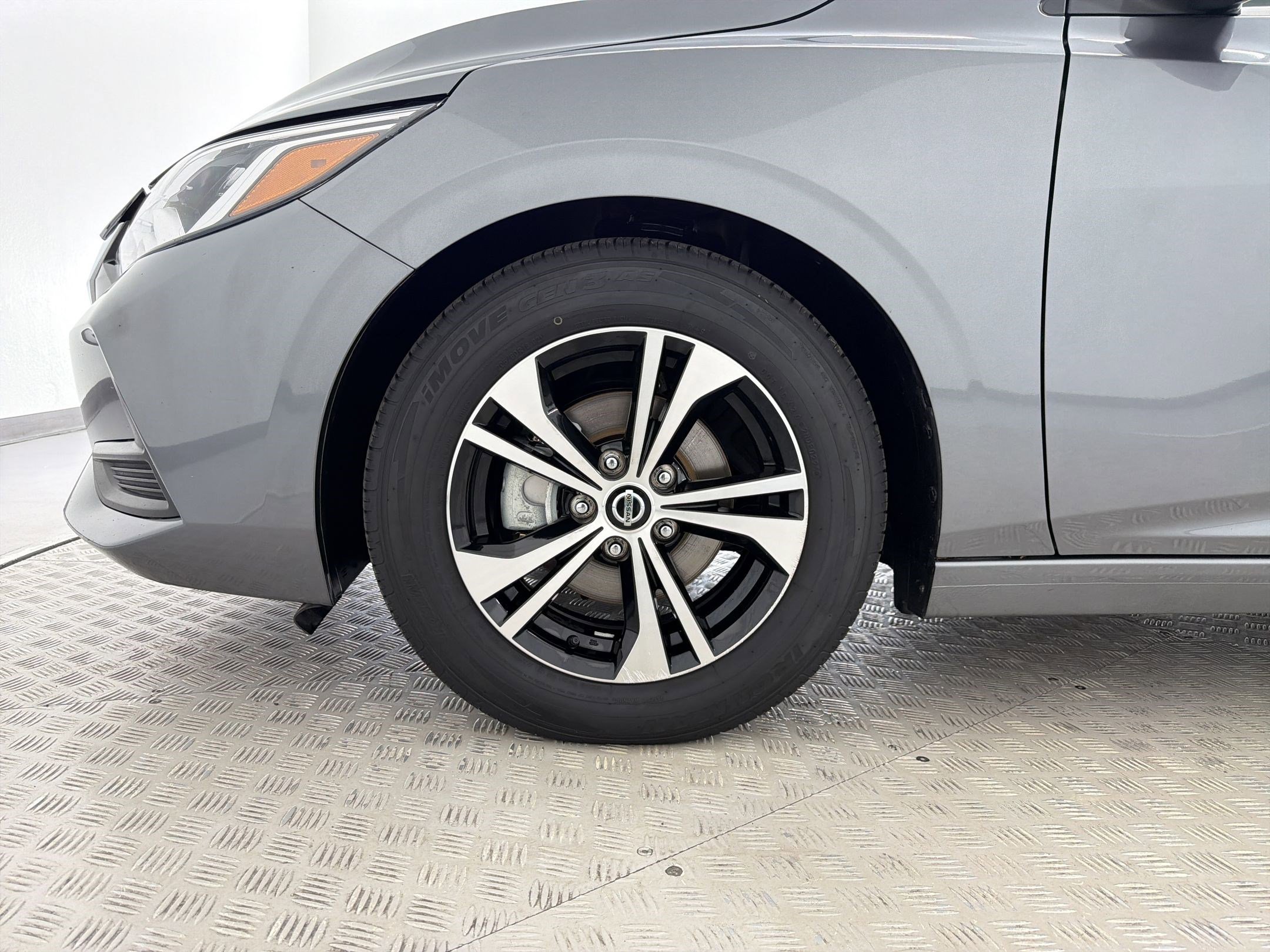 Used 2023 Nissan Sentra SV FWD image 11