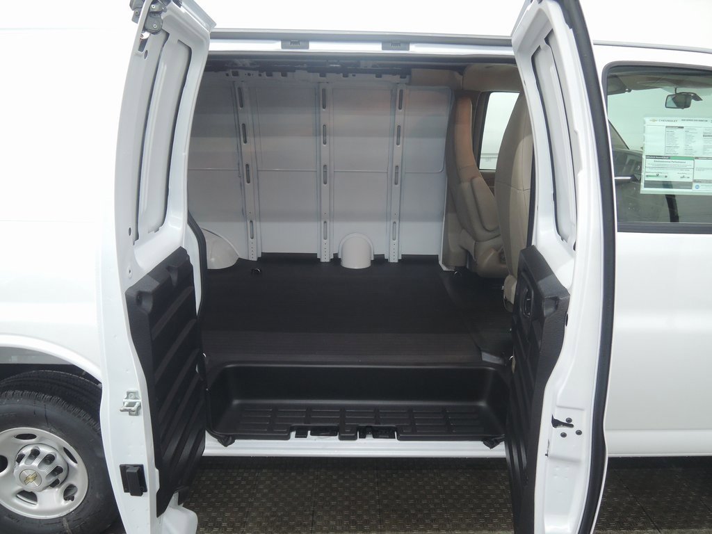 New 2026 Chevrolet Express 2500 w/ Driver Convenience Package image 28