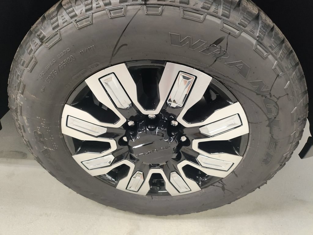 New 2026 GMC Sierra 2500 Denali w/ Denali Reserve Package AWD/4WD image 4