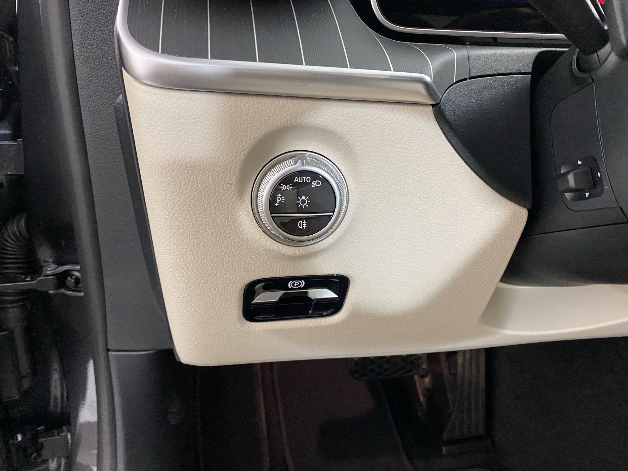 Used 2025 Mercedes-Benz C 300 C 300 image 17