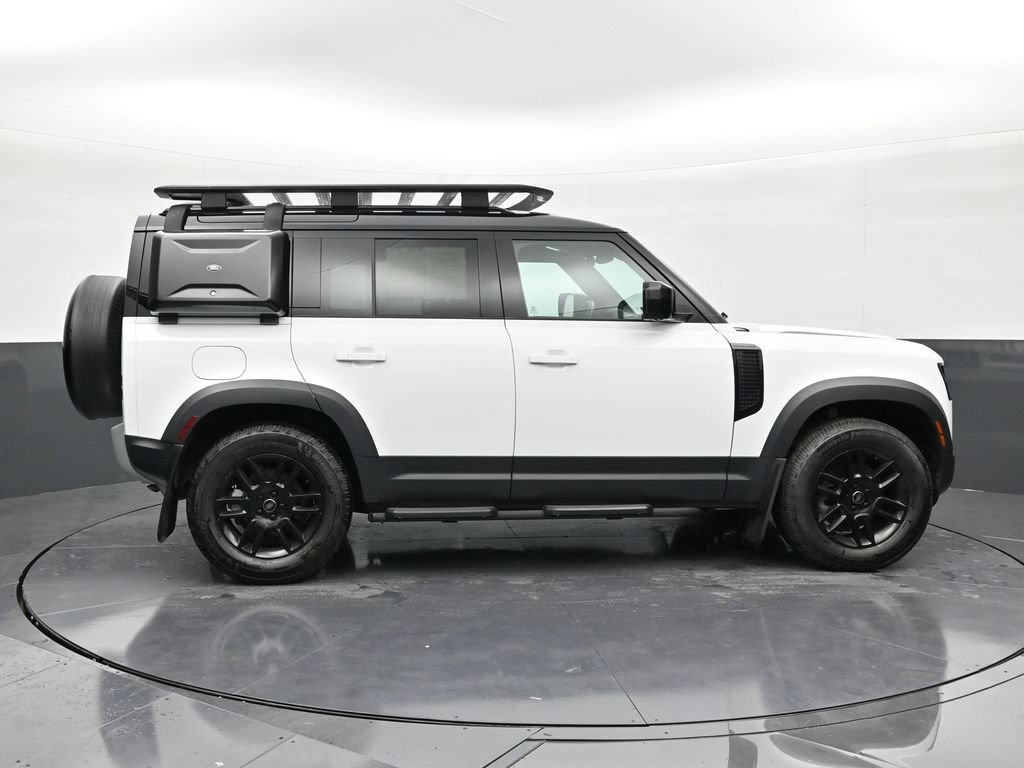 Used 2023 Land Rover Defender 110 S AWD/4WD image 4