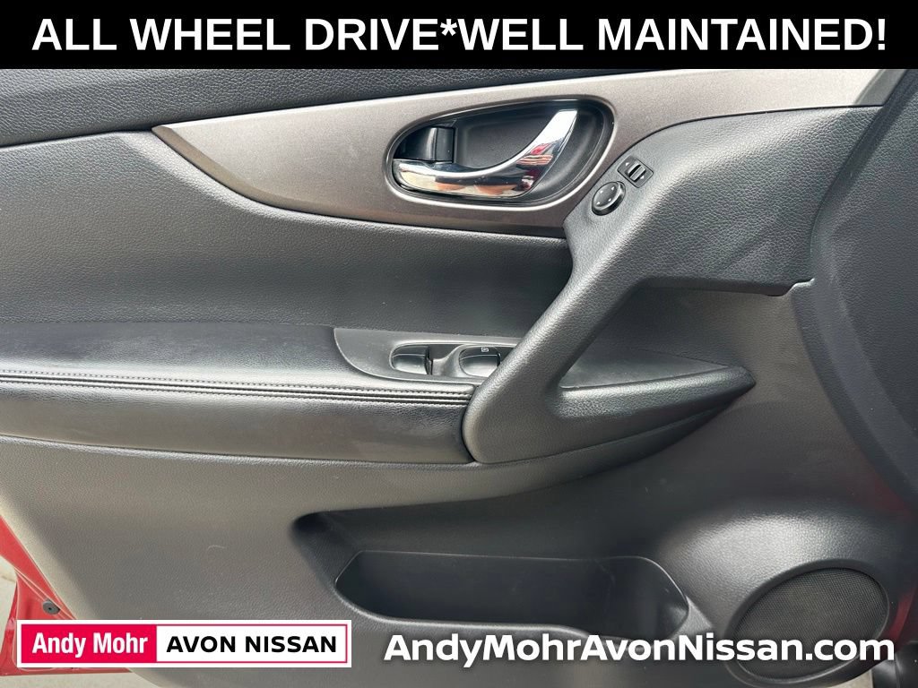 Used 2016 Nissan Rogue SV AWD/4WD image 11