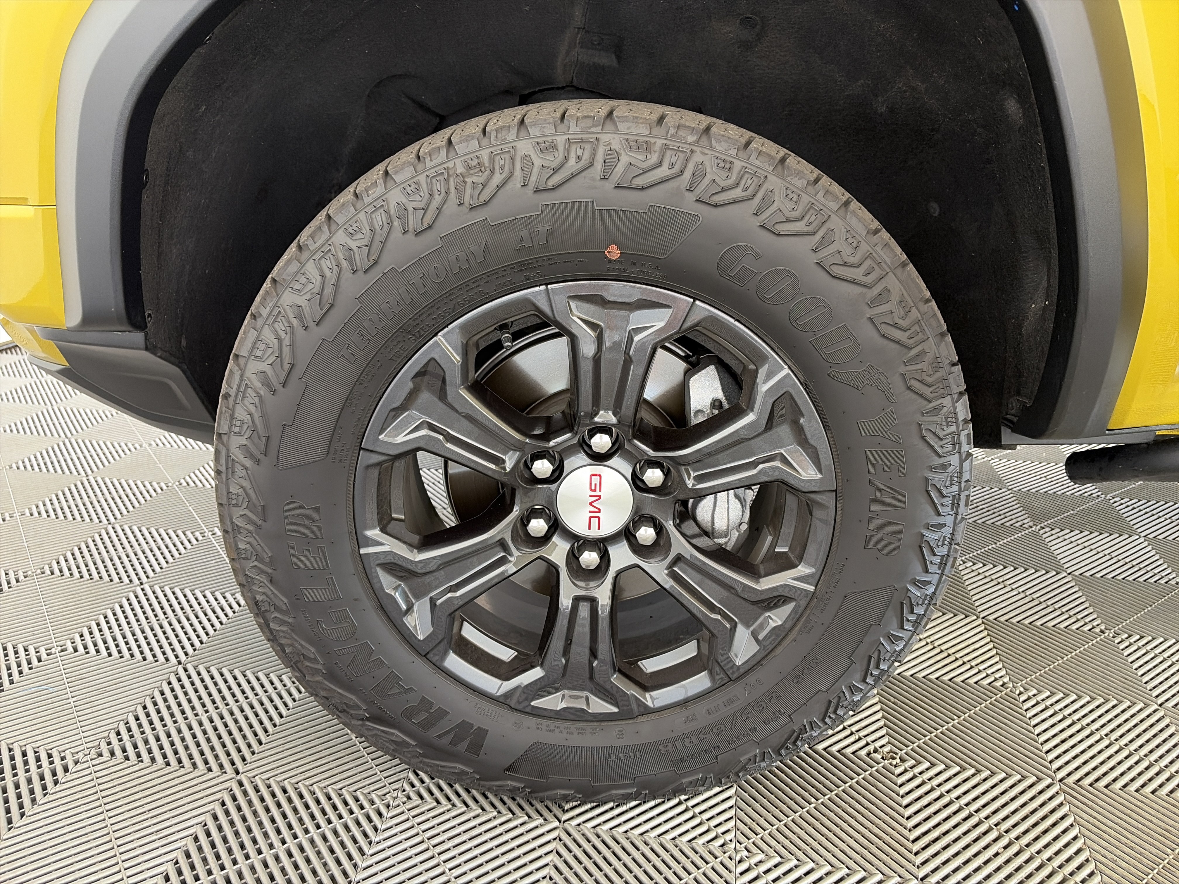 Certified 2024 GMC Canyon Elevation w/ Convenience Package AWD/4WD image 12