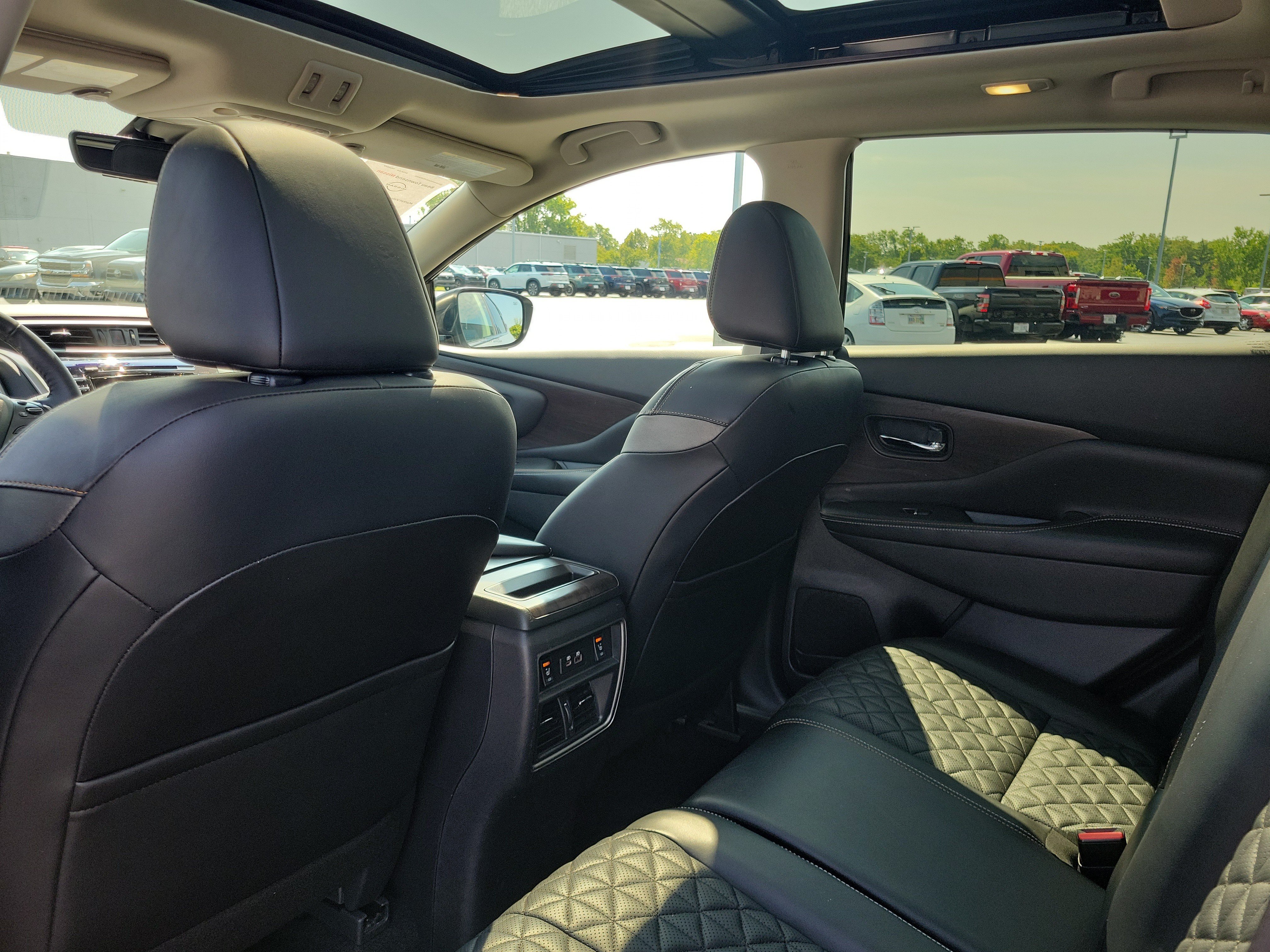 Certified 2024 Nissan Murano Platinum w/ Cargo Package AWD/4WD image 14