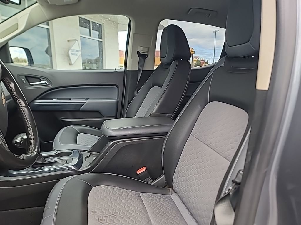 Used 2019 Chevrolet Colorado Z71 AWD/4WD image 8