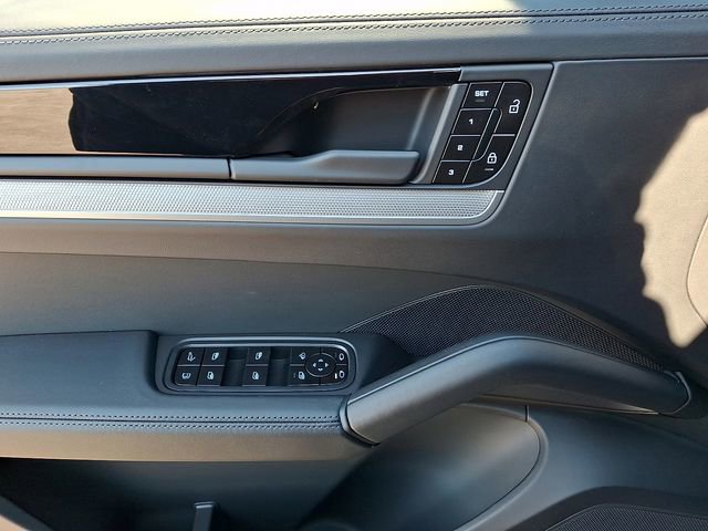 New 2026 Porsche Cayenne E-Hybrid image 13