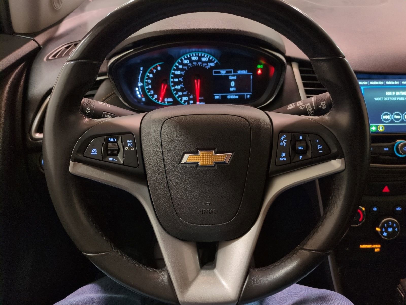 Used 2018 Chevrolet Trax LT w/ LT Convenience Package AWD/4WD image 18