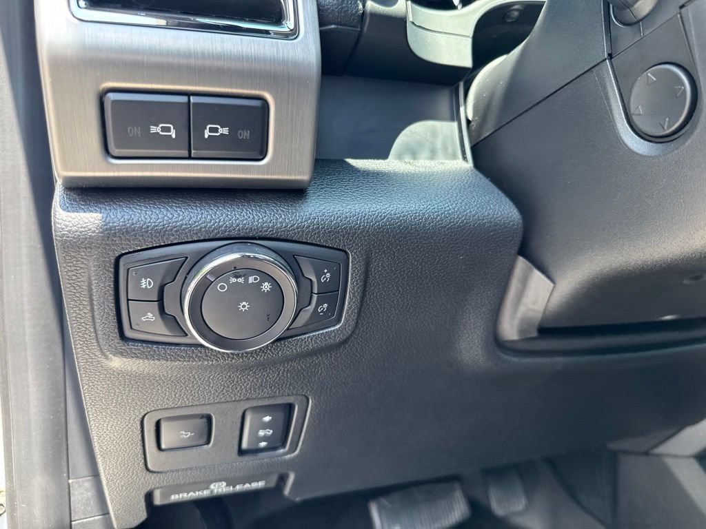 Used 2017 Ford F250 Platinum w/ Platinum Ultimate Package AWD/4WD image 14