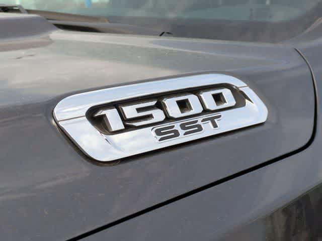 New 2025 RAM 1500 Laramie AWD/4WD image 13