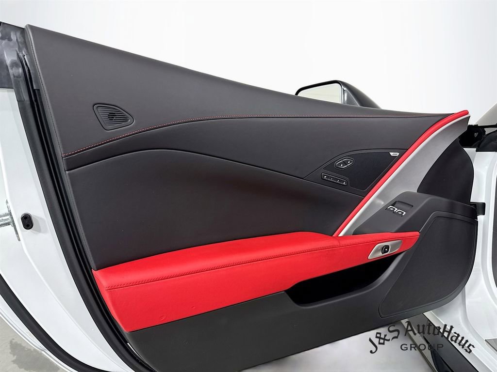 Used 2015 Chevrolet Corvette Z06 w/ 3LZ Preferred Equipment Group image 21