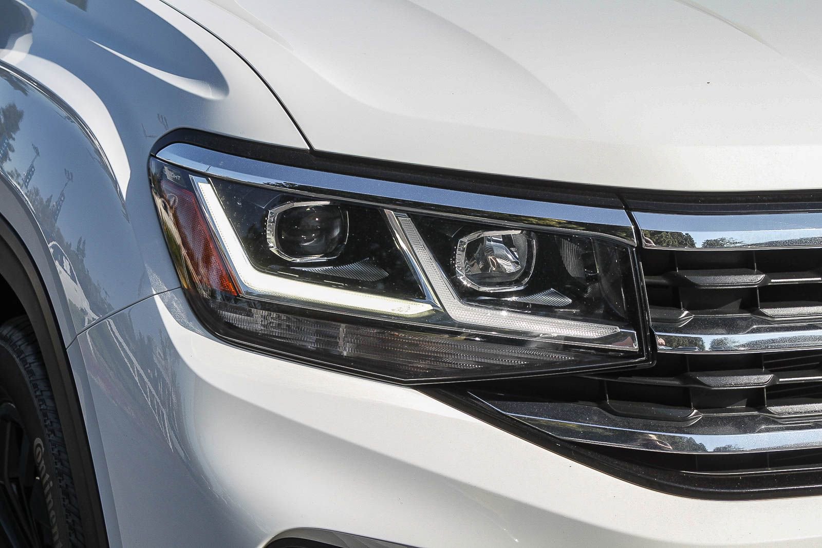 Certified 2023 Volkswagen Atlas SE w/ Black Wheel Package image 4