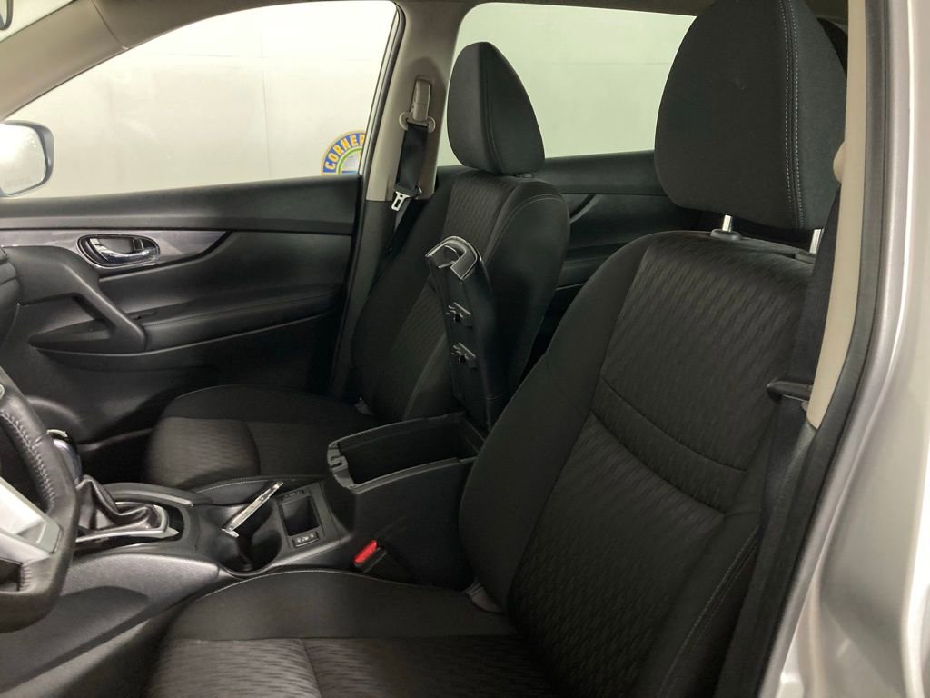 Used 2019 Nissan Rogue SV image 8