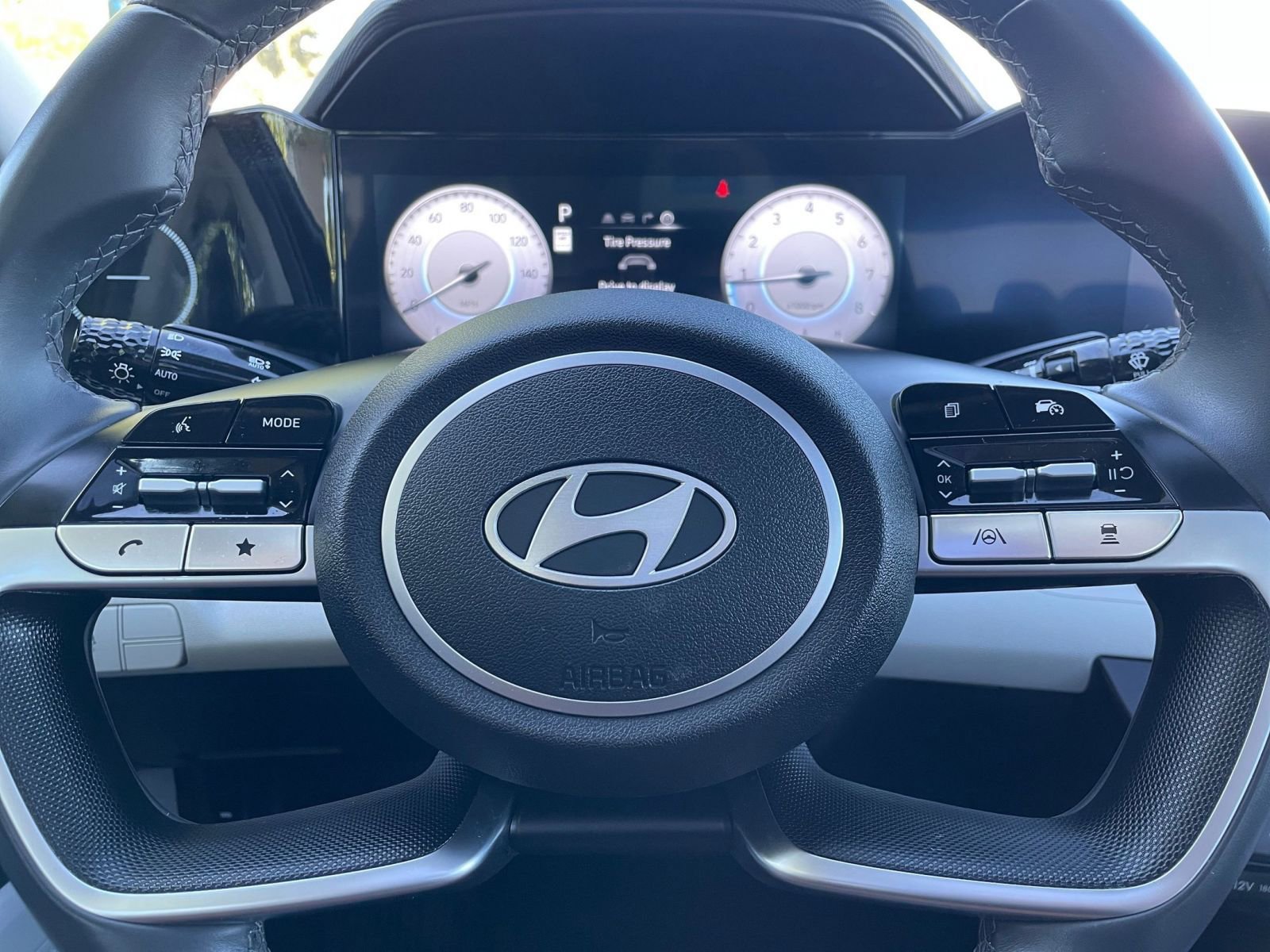 Used 2025 Hyundai Elantra Limited image 29
