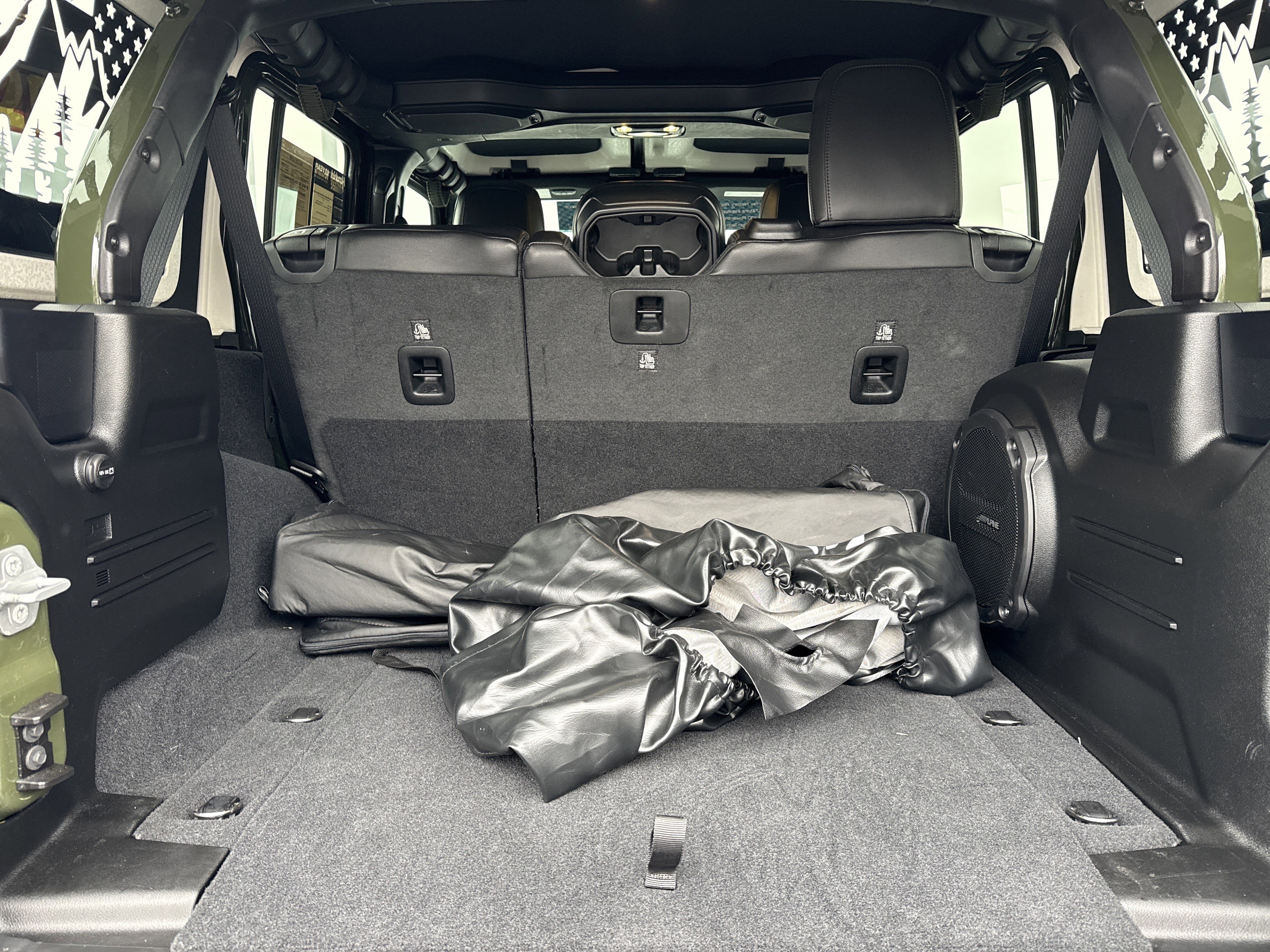 Used 2020 Jeep Wrangler Unlimited Sahara image 31