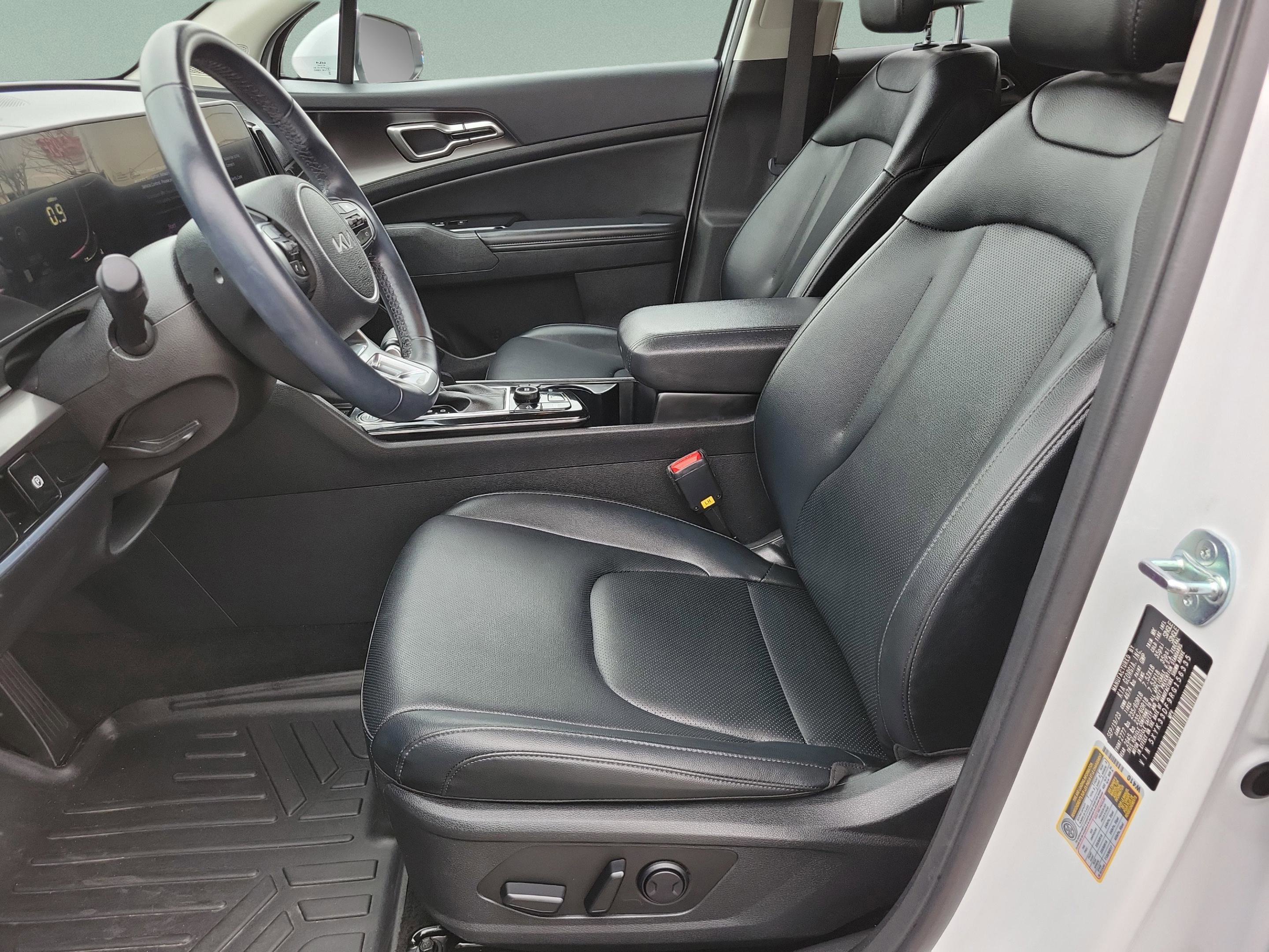 Certified 2024 Kia Sportage EX image 9