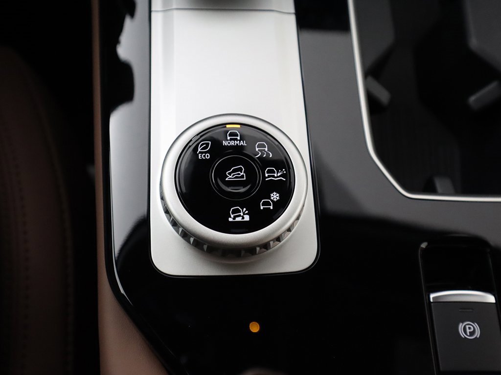 New 2025 Mitsubishi Outlander SEL image 59