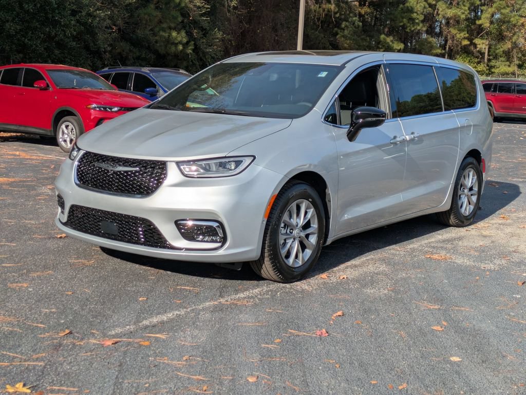 New 2026 Chrysler Pacifica Limited FWD image 7