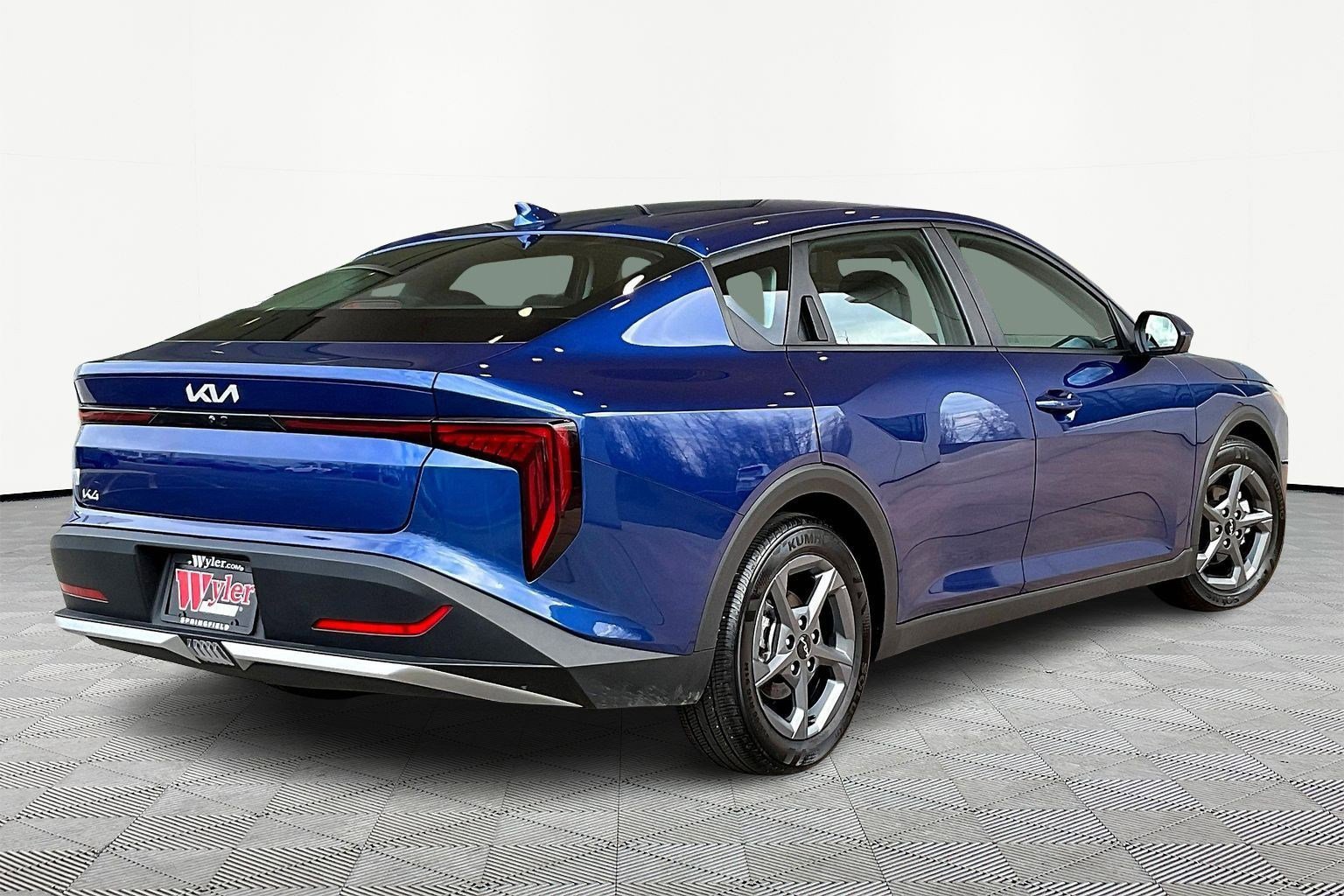 Used 2025 Kia K4 LXS image 7