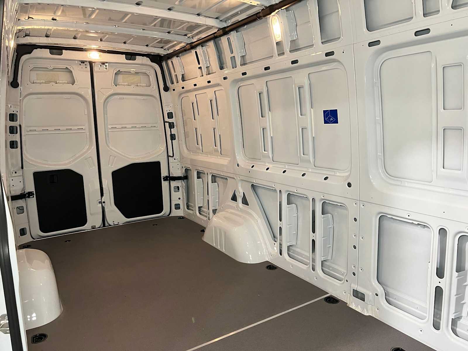 New 2025 Mercedes-Benz eSprinter 170 Cargo image 14