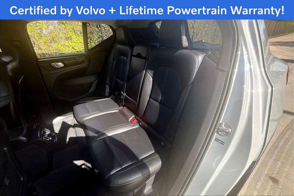 Certified 2025 Volvo XC40 B5 Core image 33