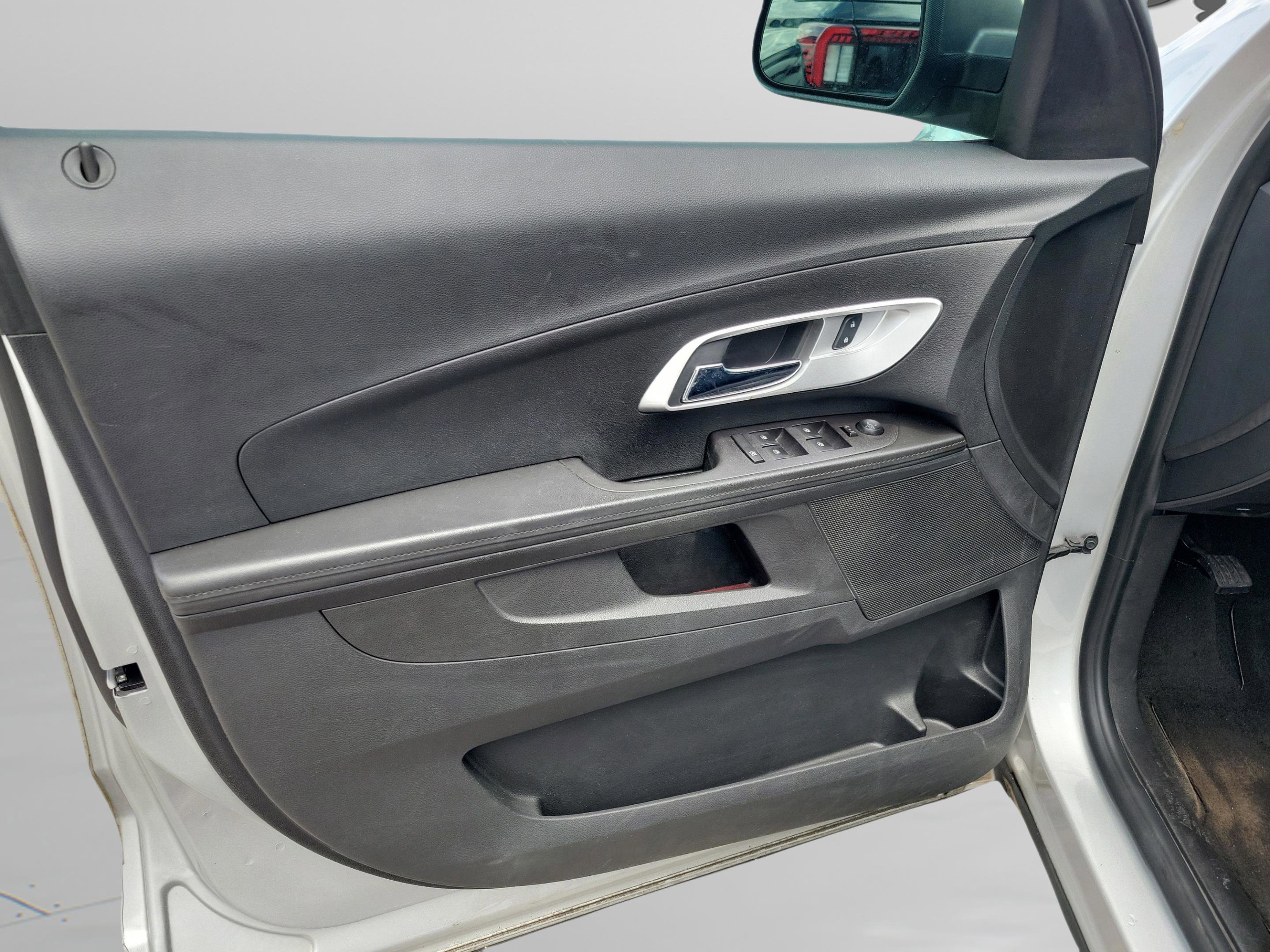 Used 2015 Chevrolet Equinox LS FWD image 14