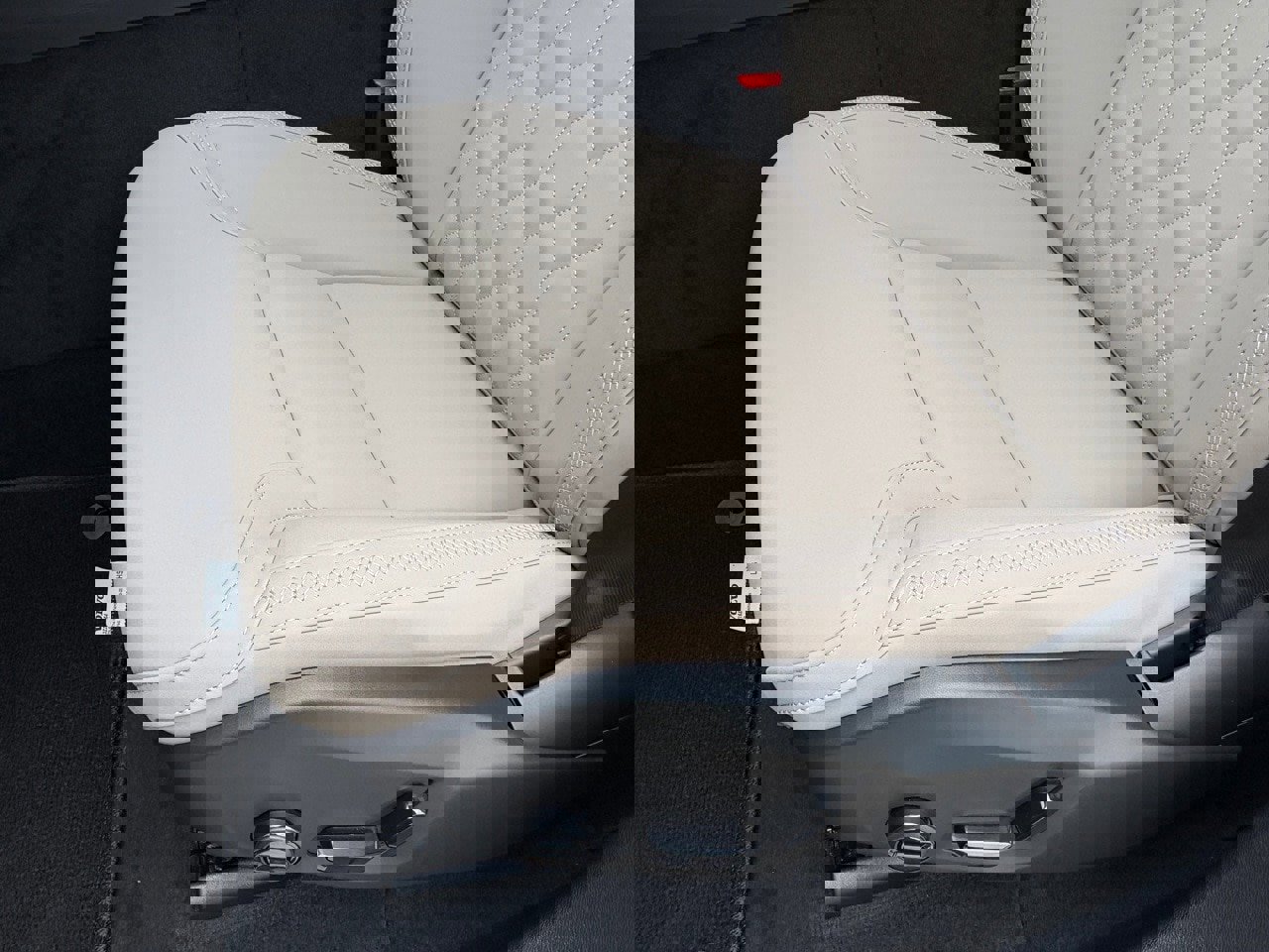 New 2026 Volvo XC60 B5 Plus w/ Protection Package Premier image 20