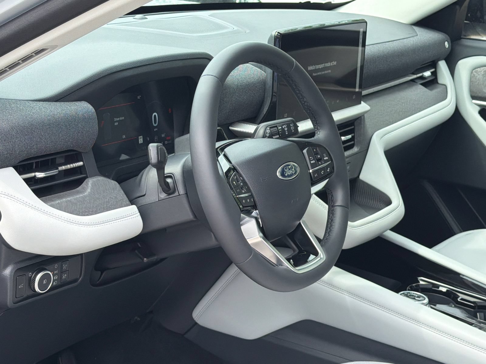 New 2026 Ford Explorer Platinum w/ LUX Leather Package AWD/4WD image 16