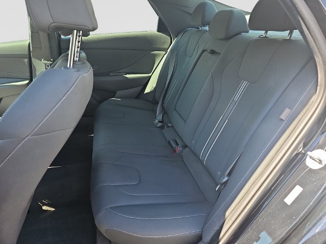 Used 2024 Hyundai Elantra SEL w/ Convenience Package FWD image 16