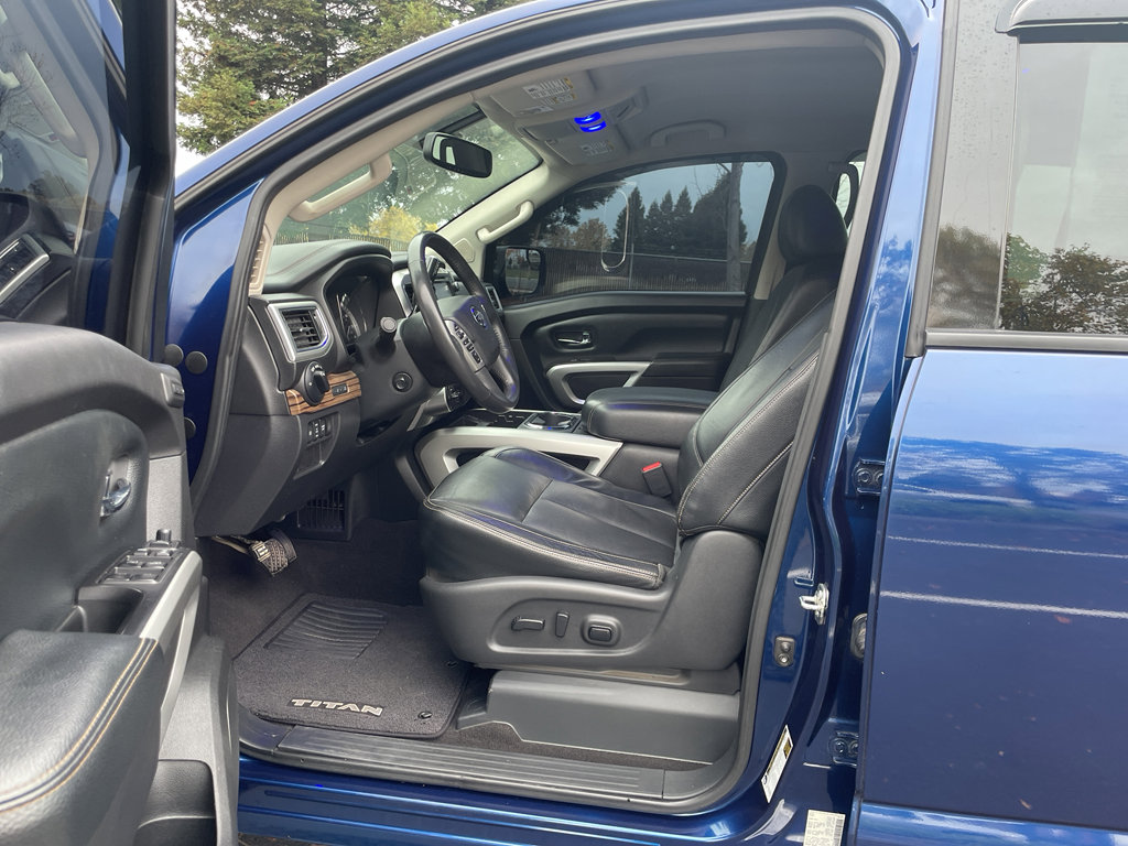 Used 2017 Nissan Titan SL image 19