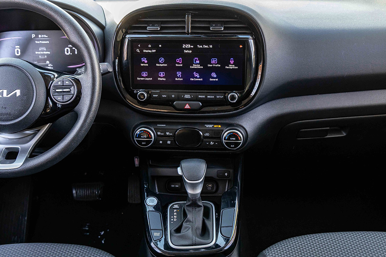 Certified 2023 Kia Soul S image 11