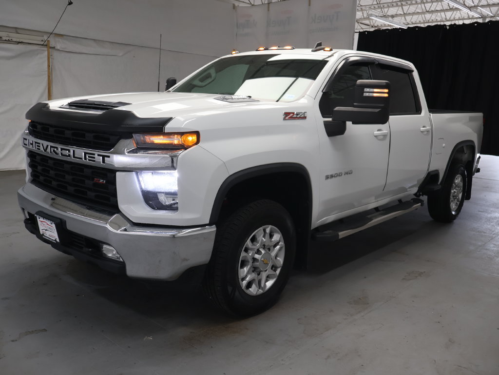 Used 2022 Chevrolet Silverado 3500 LT w/ Convenience Package AWD/4WD image 3