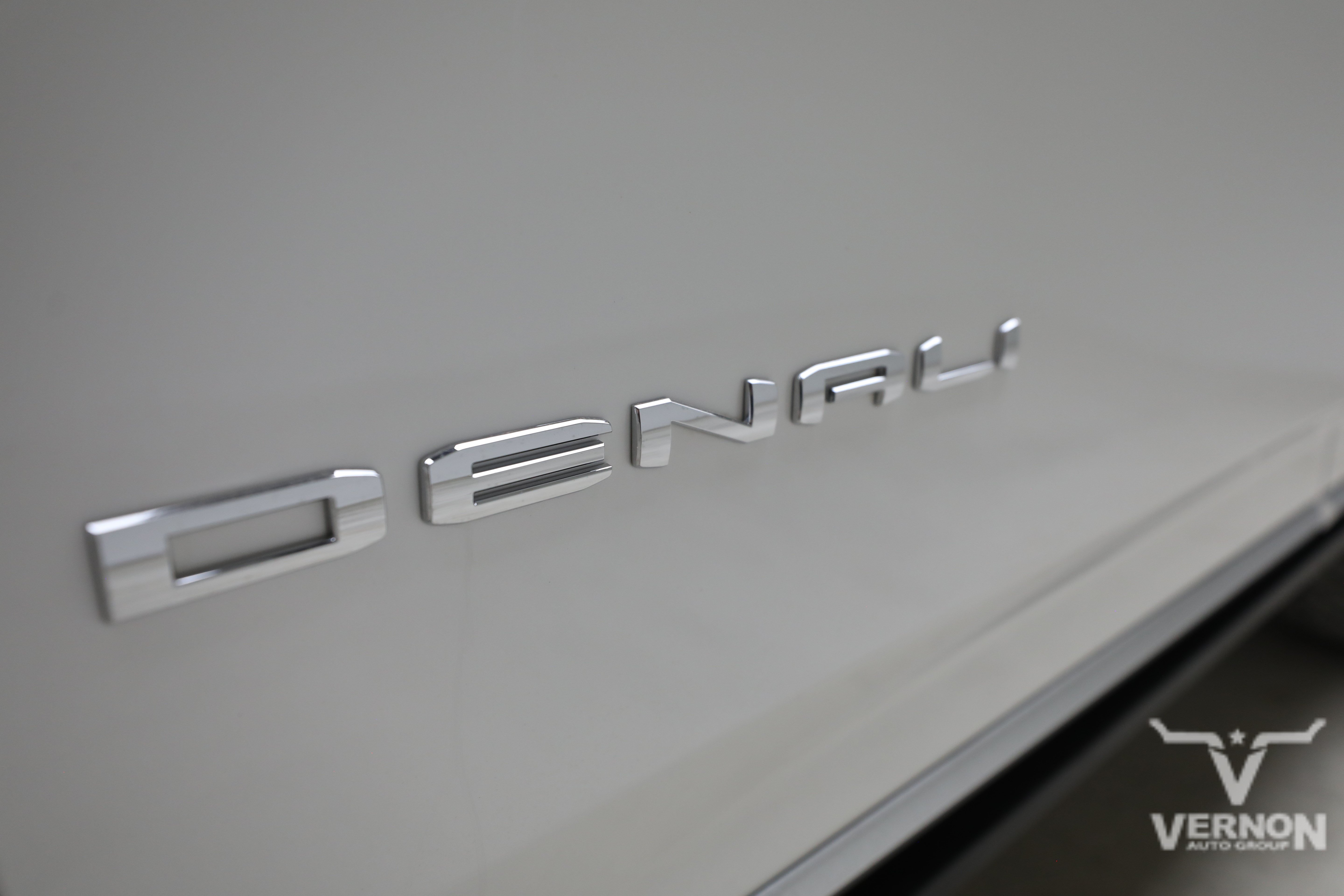 Used 2025 GMC Yukon Denali w/ Sun & Power Step Package AWD/4WD image 34