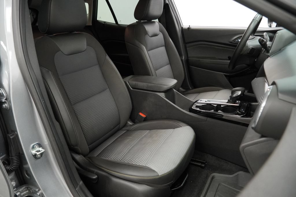 Used 2024 Chevrolet Trax LT w/ Driver Confidence Package FWD image 29