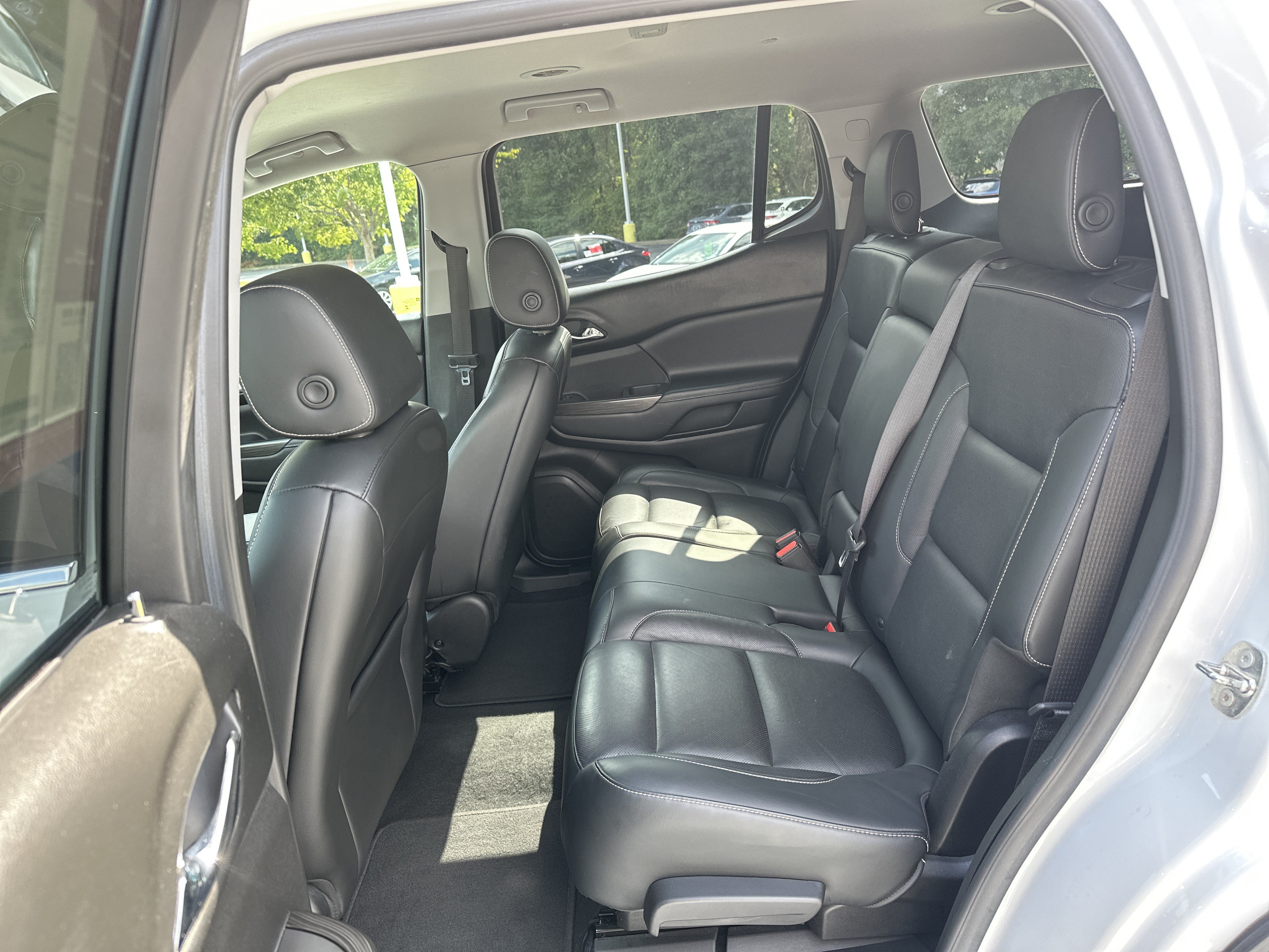 Used 2018 GMC Acadia SLT FWD image 32