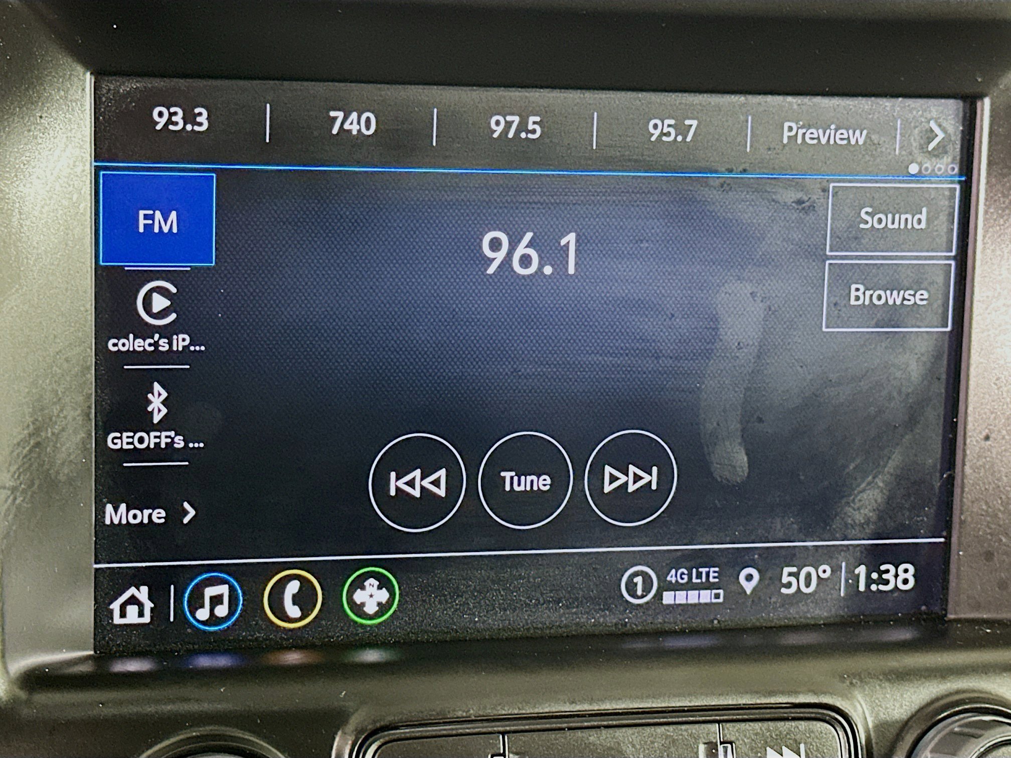 Used 2024 GMC Terrain SLT image 21