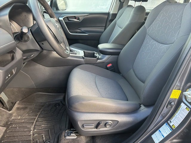 Used 2022 Toyota RAV4 XLE image 20