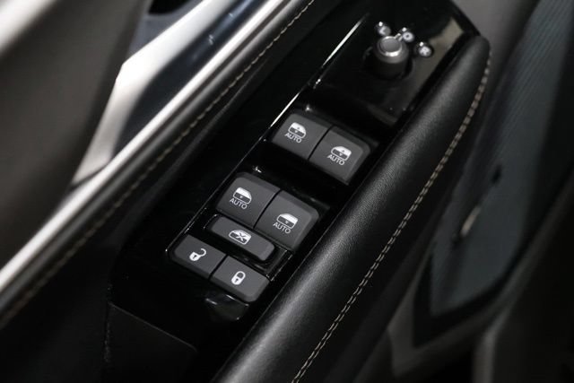 Used 2025 Jeep Wagoneer 4WD w/ Premium Group I image 19