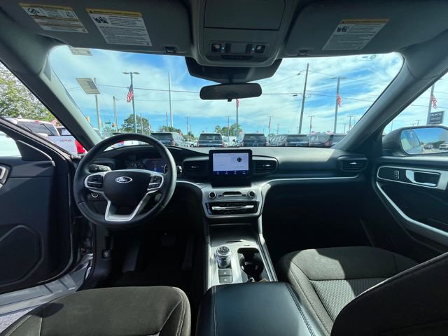 Used 2024 Ford Explorer XLT RWD image 12