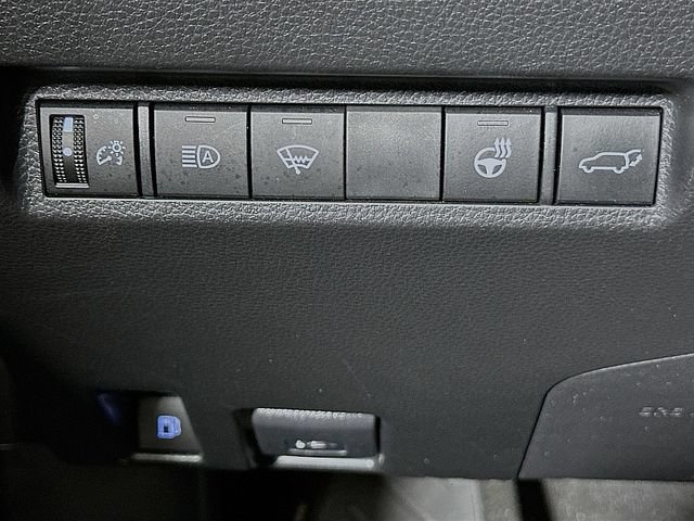 Used 2022 Toyota RAV4 XSE w/ XSE Grade Weather Package AWD/4WD image 10