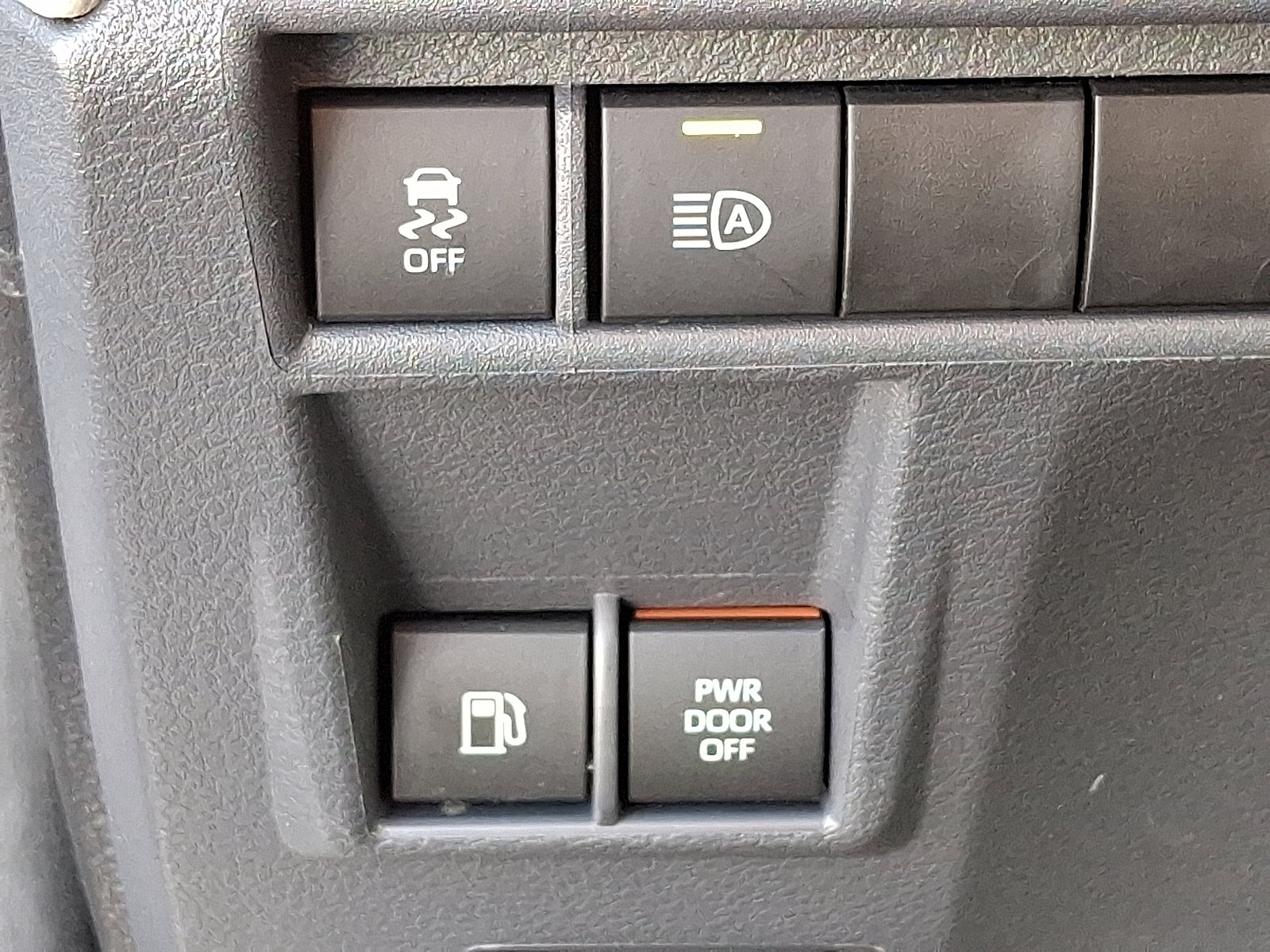 Certified 2024 Toyota Sienna XLE image 27