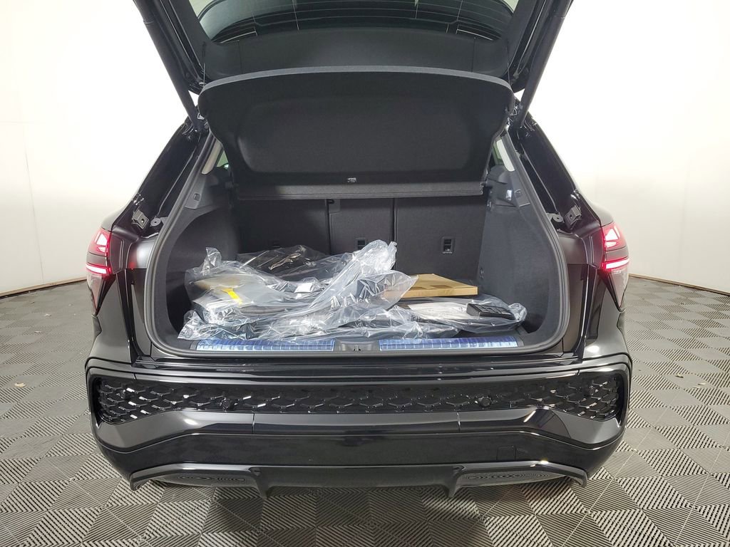 New 2026 Audi Q3 quattro 2.0T AWD/4WD image 9