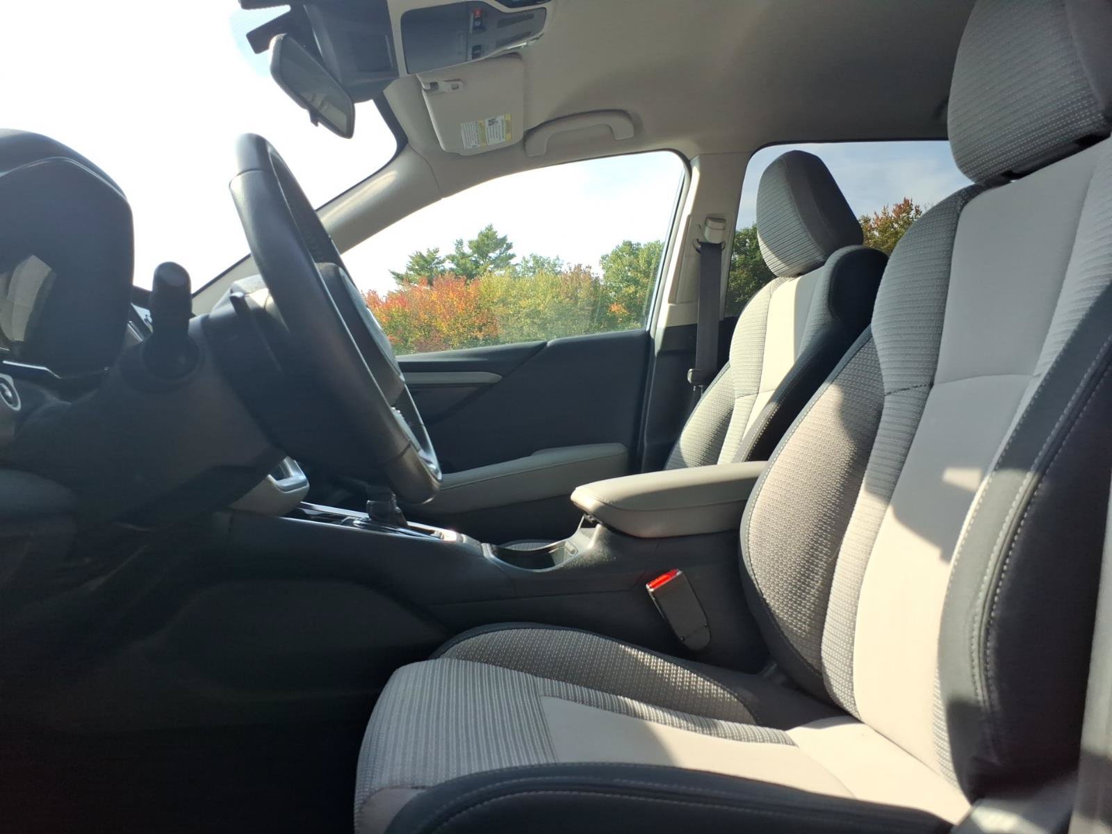 Used 2023 Subaru Outback Premium AWD/4WD image 9