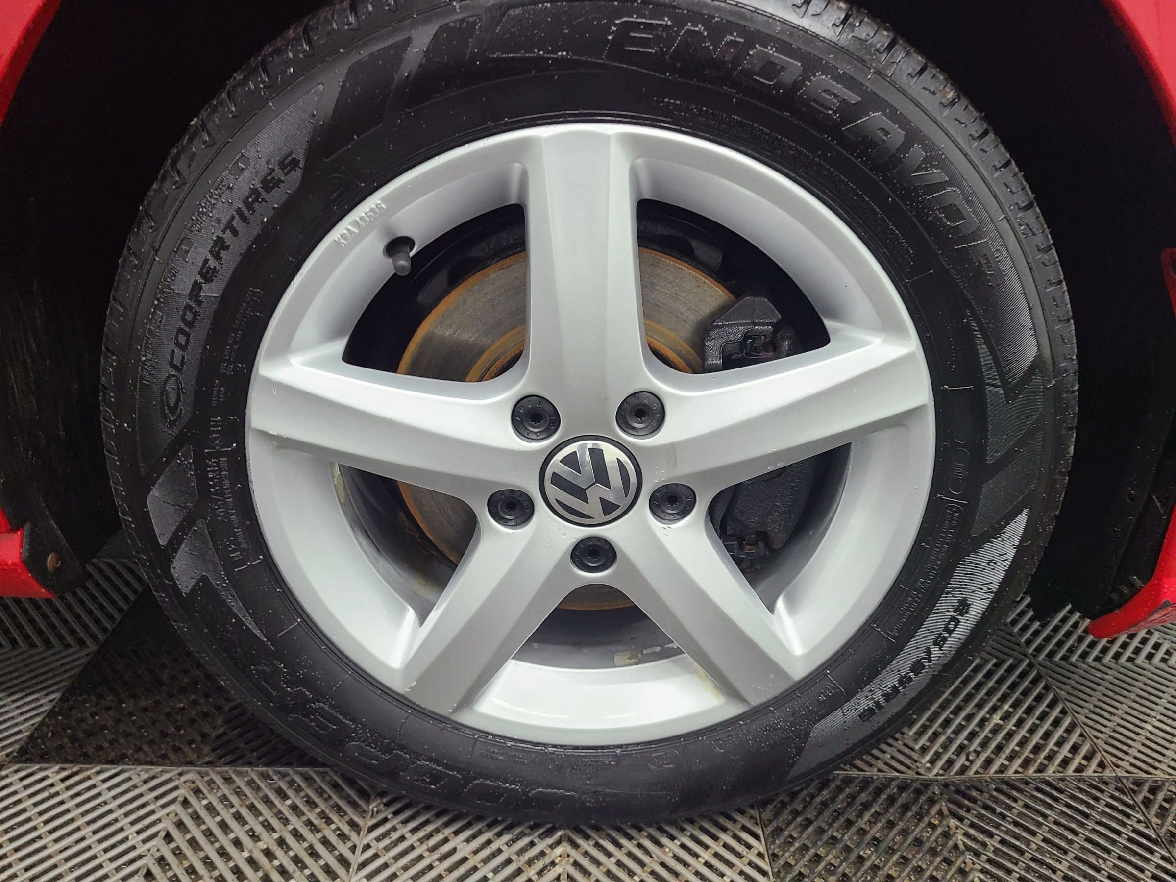Used 2018 Volkswagen Golf SE image 15