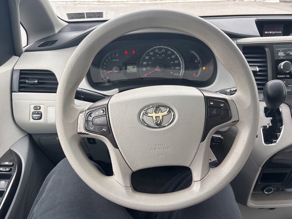 Used 2011 Toyota Sienna LE image 22