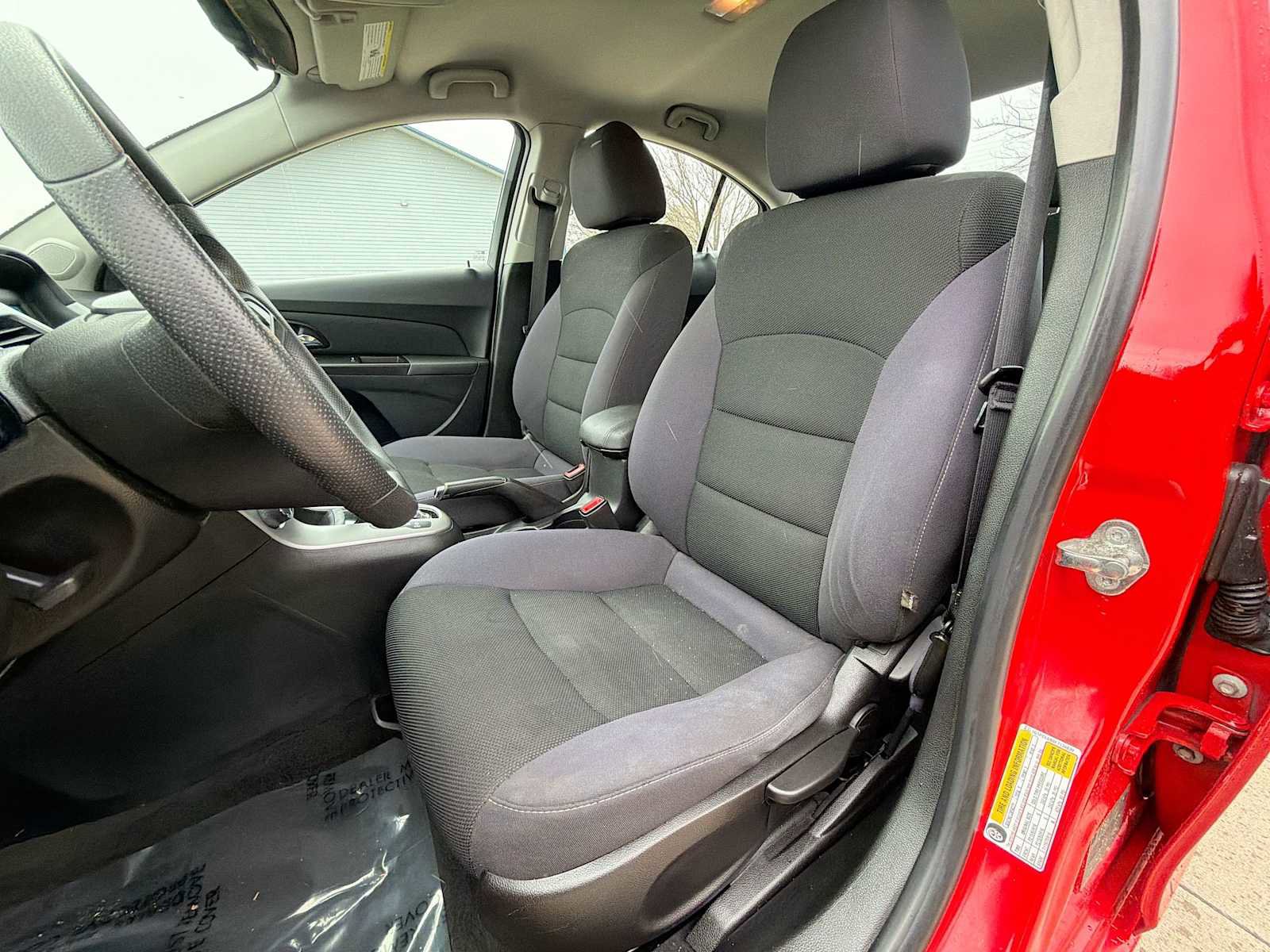 Used 2015 Chevrolet Cruze LT FWD image 13