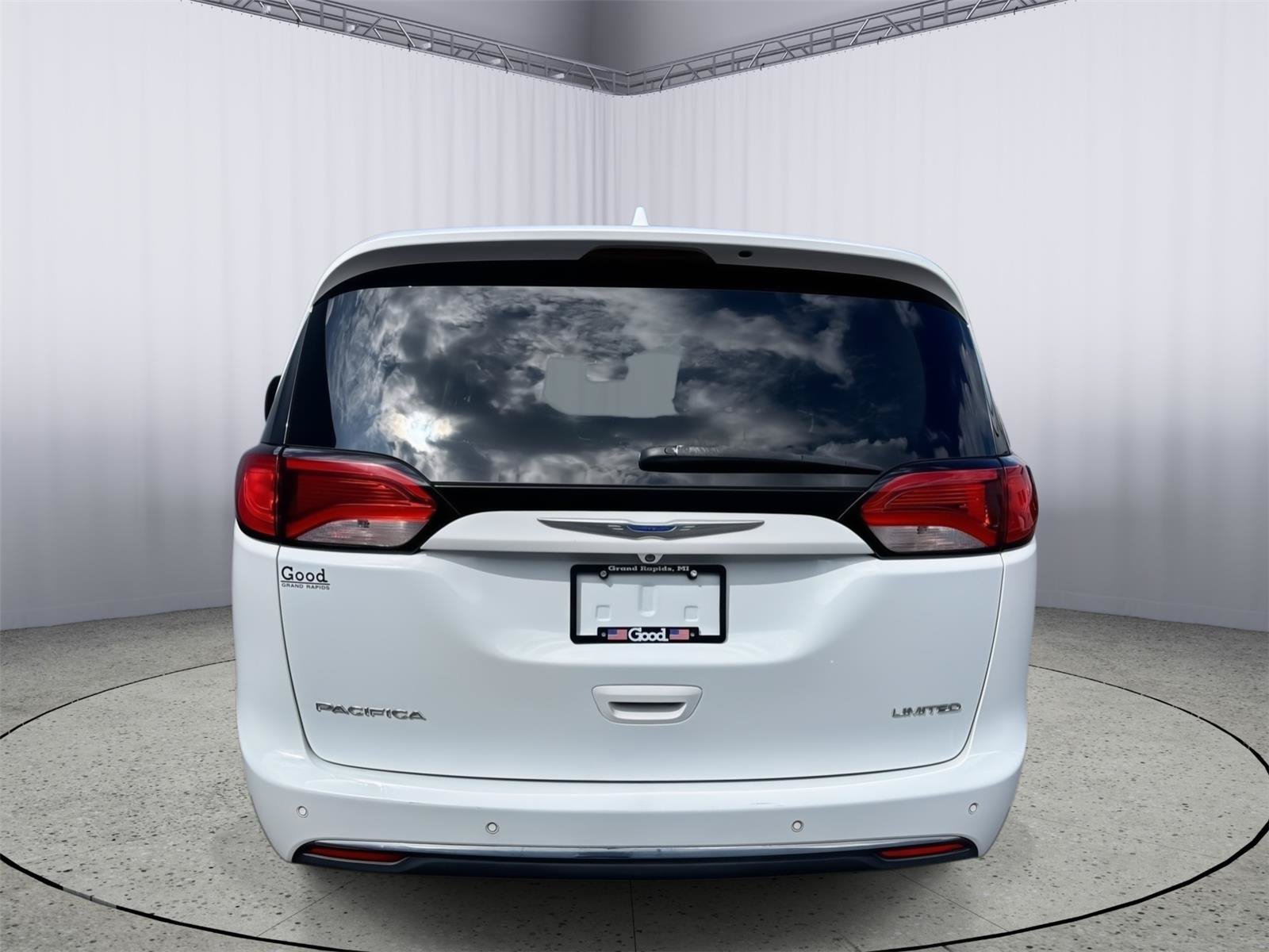 Used 2018 Chrysler Pacifica Limited FWD image 39