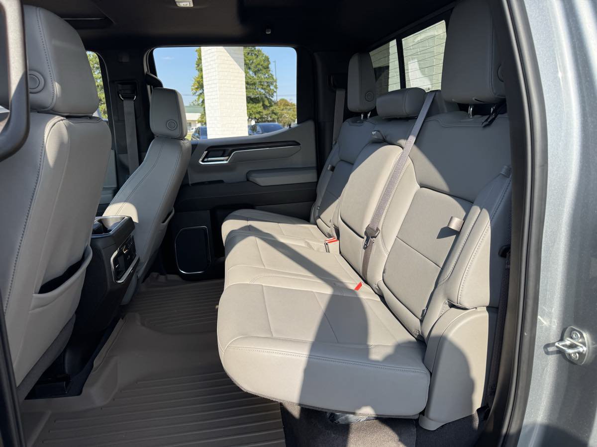 Used 2024 GMC Sierra 1500 SLT w/ SLT Premium Plus Package AWD/4WD image 11