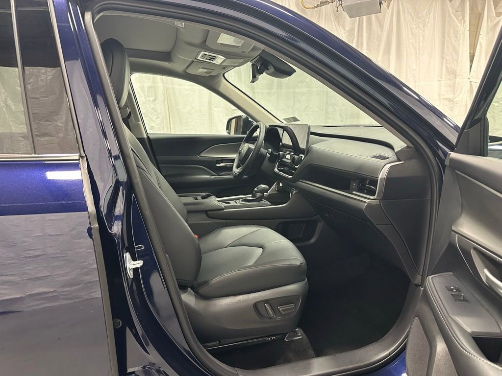 Used 2025 Toyota Grand Highlander AWD image 62