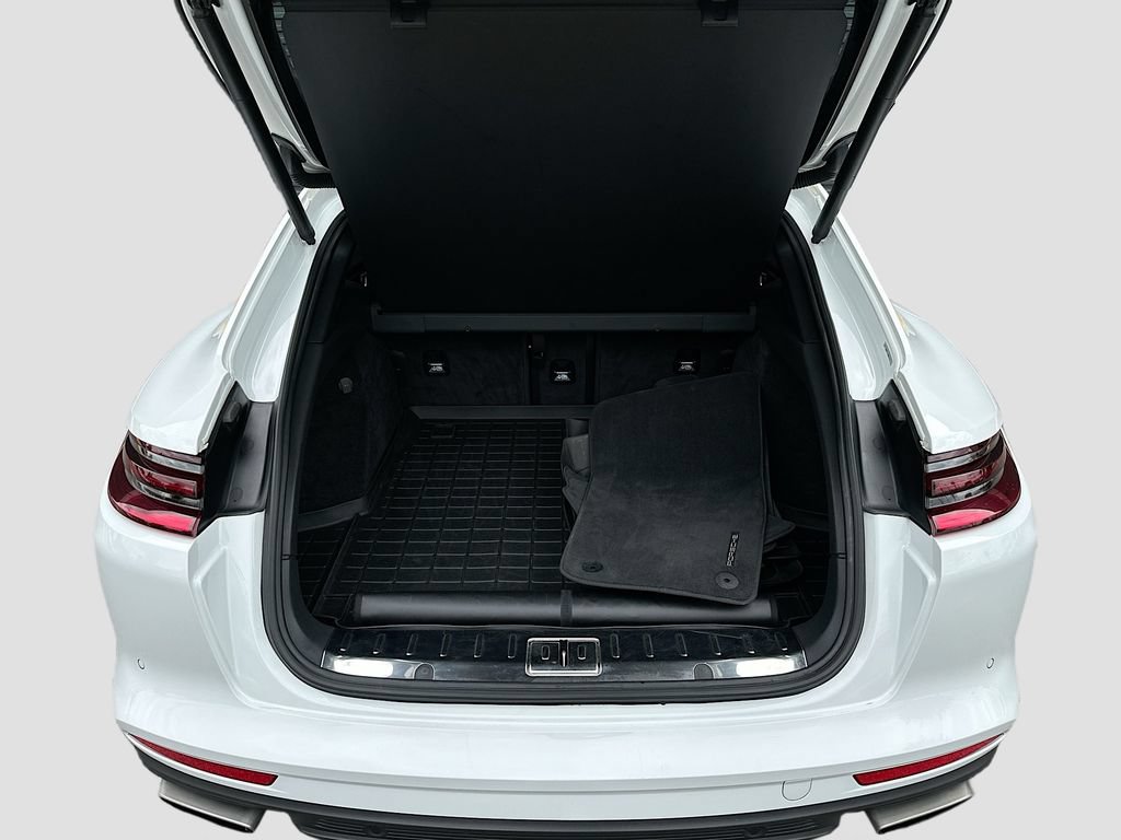 Used 2018 Porsche Panamera 4 AWD/4WD image 28